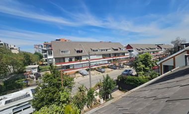 Vitacura- amplia casa sector sport frances y club de polo