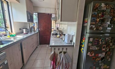 Vitacura- amplia casa sector sport frances y club de polo