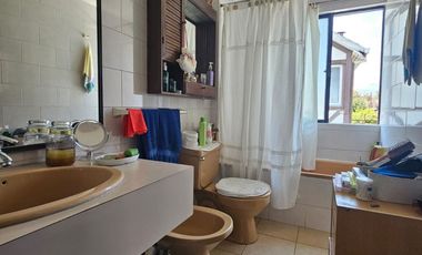 Vitacura- amplia casa sector sport frances y club de polo