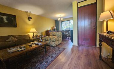 Vitacura- amplia casa sector sport frances y club de polo