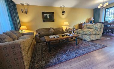 Vitacura- amplia casa sector sport frances y club de polo