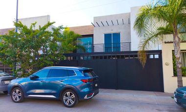 VENTA DE BONITA CASA EN PUESTA DEL SOL