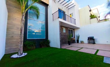 VENTA DE BONITA CASA EN PUESTA DEL SOL