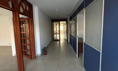 Oficina amplia en venta, centro de Tunja.