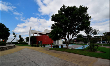 Casa en fraccionamiento en campo real, Av. Campo Real 45134, Lomas de Zapopan, 45130 Guadalajara, Jal.