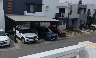 Casa en fraccionamiento en campo real, Av. Campo Real 45134, Lomas de Zapopan, 45130 Guadalajara, Jal.