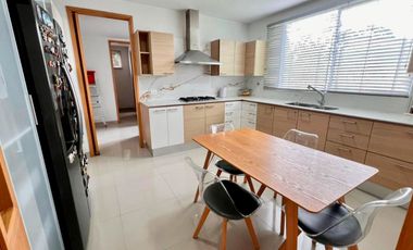 Casa en Arriendo en Loma Del Barro Envigado Antioquia