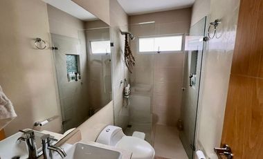 Casa en Arriendo en Loma Del Barro Envigado Antioquia