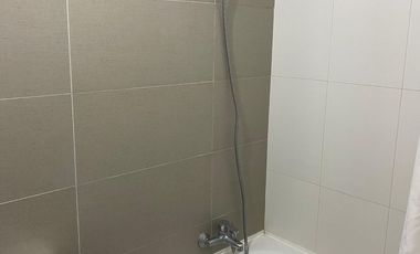 ARRIENDO DEPTO INMEJORABLE UBICACION A PASOS DE METRO SIMON BOLIVAR