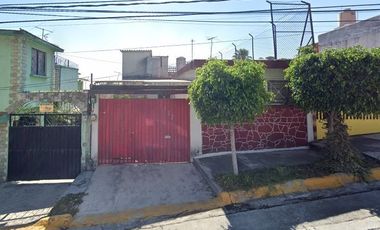 CASA EN RECUPERACIÓN HIPOTECARIA - IZTACCIHUATL, PIRULES, TLALNEPANTLA DE BAZ, EDO MEX