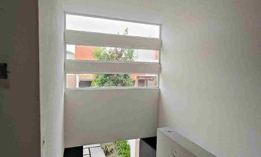 Casa en venta por menos de 5millones de pesos al Sur de Morelia en Altozano en el fraccionamiento Rincón de la montaña de tres recamaras frente al tecnológico de Monterrey.