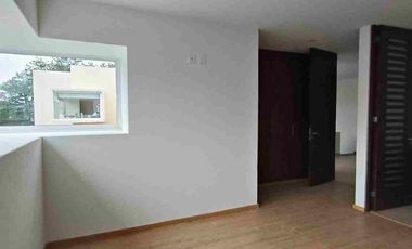 Casa en venta por menos de 5millones de pesos al Sur de Morelia en Altozano en el fraccionamiento Rincón de la montaña de tres recamaras frente al tecnológico de Monterrey.