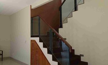 DIJUAL/DISEWAKAN RUMAH RAPI SIAP HUNI VIEW TAMAN DEKAT JOGGING TRACK CITRA GRAN