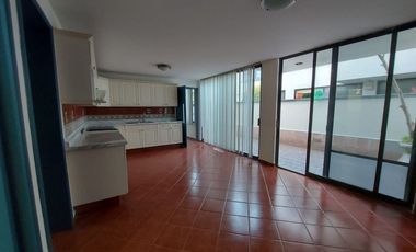 CASA EN RENTA EN EL JACAL, QRO. CERCA DEL HOSPITAL SAN JOSÉ