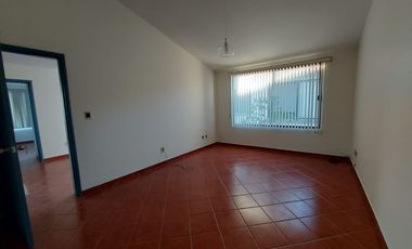 CASA EN RENTA EN EL JACAL, QRO. CERCA DEL HOSPITAL SAN JOSÉ