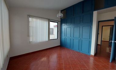 CASA EN RENTA EN EL JACAL, QRO. CERCA DEL HOSPITAL SAN JOSÉ