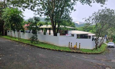 1,080 sqm Lot size, Bungalow House and Lot in Valleygolf Antipolo /Cainta