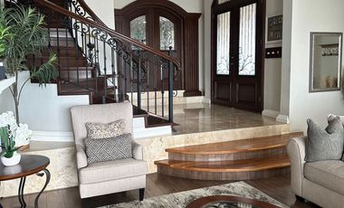 Casa en Venta LOMAS DEL ROBLE  Casa de Lujo en Esquina puede venderse totalmente amueblada