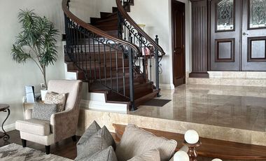 Casa en Venta LOMAS DEL ROBLE  Casa de Lujo en Esquina puede venderse totalmente amueblada