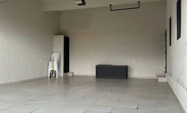 Casa en Venta LOMAS DEL ROBLE  Casa de Lujo en Esquina puede venderse totalmente amueblada