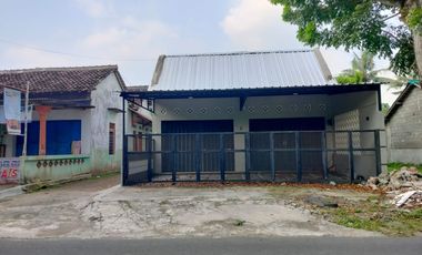 Di Jual Ruko 1 Lantai Strategis, Prospektiv Area Kawasan Pusat Bisnis Jalan Letkol Subardi Cebongan Mlati Sleman