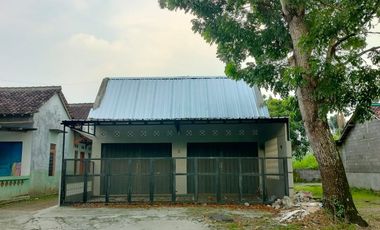 Di Jual Ruko 1 Lantai Strategis, Prospektiv Area Kawasan Pusat Bisnis Jalan Letkol Subardi Cebongan Mlati Sleman