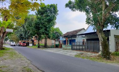 Di Jual Ruko 1 Lantai Strategis, Prospektiv Area Kawasan Pusat Bisnis Jalan Letkol Subardi Cebongan Mlati Sleman