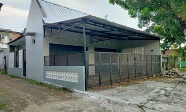 Di Jual Ruko 1 Lantai Strategis, Prospektiv Area Kawasan Pusat Bisnis Jalan Letkol Subardi Cebongan Mlati Sleman