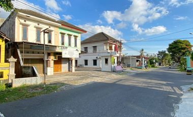 Di Jual Ruko 2 Lantai Strategis, Prospektiv Area Jalan Raya Turi Trimulyo Sleman