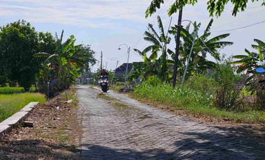 Tanah pekarangan bisa di bangun 8 rumah lokasi benjeng gresik