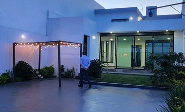 CASA CON TERRAZA EN VENTA 314 M2 TERRENO PRECIO OPORTUNIDAD ZONA CAPITAL NORTE