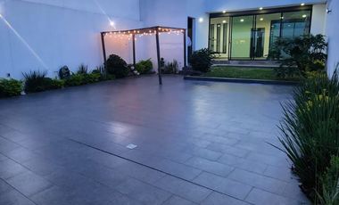 CASA CON TERRAZA EN VENTA 314 M2 TERRENO PRECIO OPORTUNIDAD ZONA CAPITAL NORTE