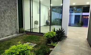 CASA CON TERRAZA EN VENTA 314 M2 TERRENO PRECIO OPORTUNIDAD ZONA CAPITAL NORTE