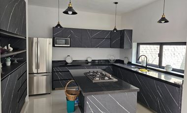 CASA CON TERRAZA EN VENTA 314 M2 TERRENO PRECIO OPORTUNIDAD ZONA CAPITAL NORTE