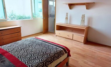 VENDO MUY AMPLIA Y COMODA CASA EN LA DEL VALLE  ATRAS DE LIVERPOOL INSURGENTES