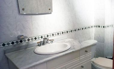 VENDO MUY AMPLIA Y COMODA CASA EN LA DEL VALLE  ATRAS DE LIVERPOOL INSURGENTES