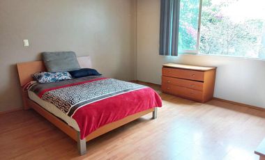 VENDO MUY AMPLIA Y COMODA CASA EN LA DEL VALLE  ATRAS DE LIVERPOOL INSURGENTES