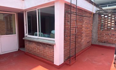 VENDO MUY AMPLIA Y COMODA CASA EN LA DEL VALLE  ATRAS DE LIVERPOOL INSURGENTES