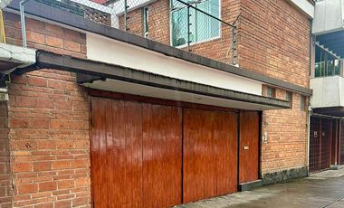 VENDO MUY AMPLIA Y COMODA CASA EN LA DEL VALLE  ATRAS DE LIVERPOOL INSURGENTES