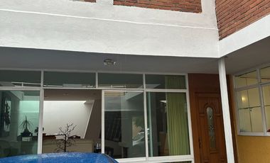 VENDO MUY AMPLIA Y COMODA CASA EN LA DEL VALLE  ATRAS DE LIVERPOOL INSURGENTES