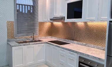 Town House Puri Mansion Mewah Siap Huni 2 Lantai Jakarta Barat