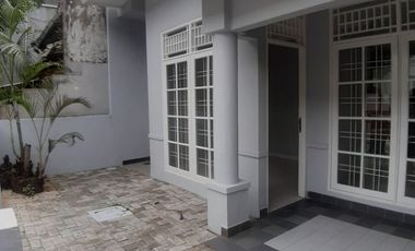 Di Sewakan Rumah Kucica, Bintaro Jaya Sektor 9