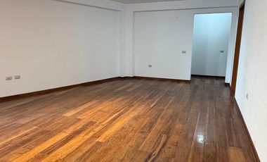 VENTA DE DEPARTAMENTO 3° PISO URB. STA. EDELMIRA.