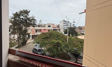 VENTA DE DEPARTAMENTO 3° PISO URB. STA. EDELMIRA.