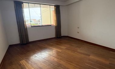 VENTA DE DEPARTAMENTO 3° PISO URB. STA. EDELMIRA.