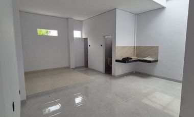 Bangunan Kantor Lokasi Strategis Dekat RS Bedah Adelia Banguntapan, Bantul