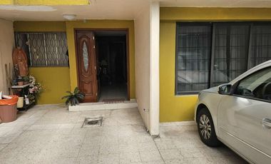 VENTA DE CASA EN LA COLONIA BOSQUES DE ARAGON