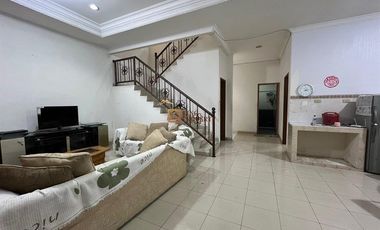 Disewakan Rumah Taman Permata Indah 3 Kamar Luas 2 Lantai Cocok untuk Keluarga