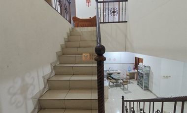 Disewakan Rumah Taman Permata Indah 3 Kamar Luas 2 Lantai Cocok untuk Keluarga