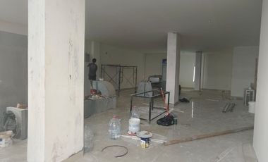 Ruko Gandeng 2 Golf Island Uk 9x15 Sudah Jebol ada Lift Bagus
